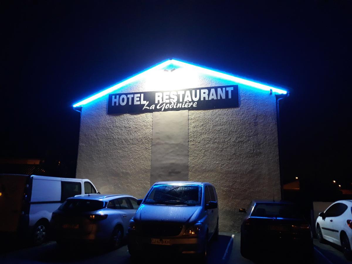 La Godiniere Hotel Cholet Bagian luar foto